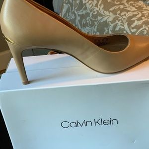 Calvin Klein Pumps